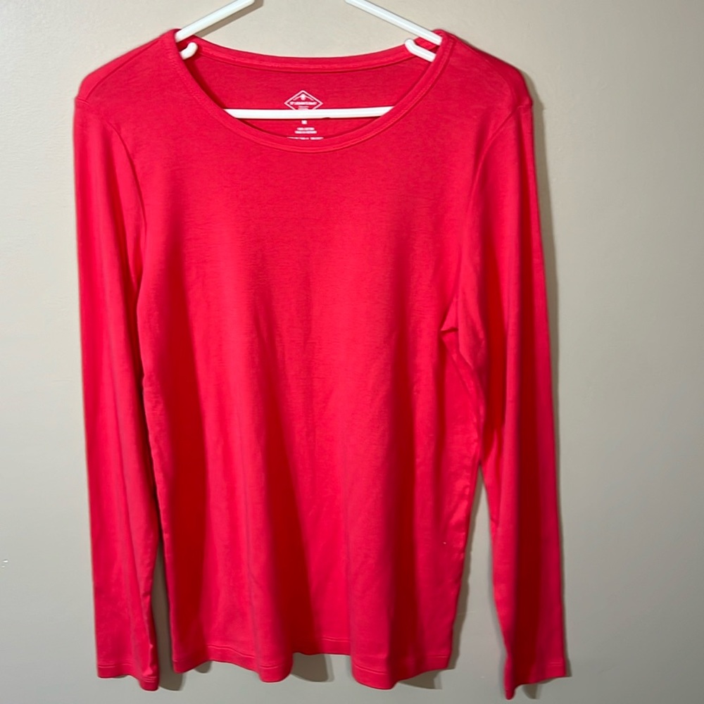 pink long sleeve tee St John’s Bay Medium